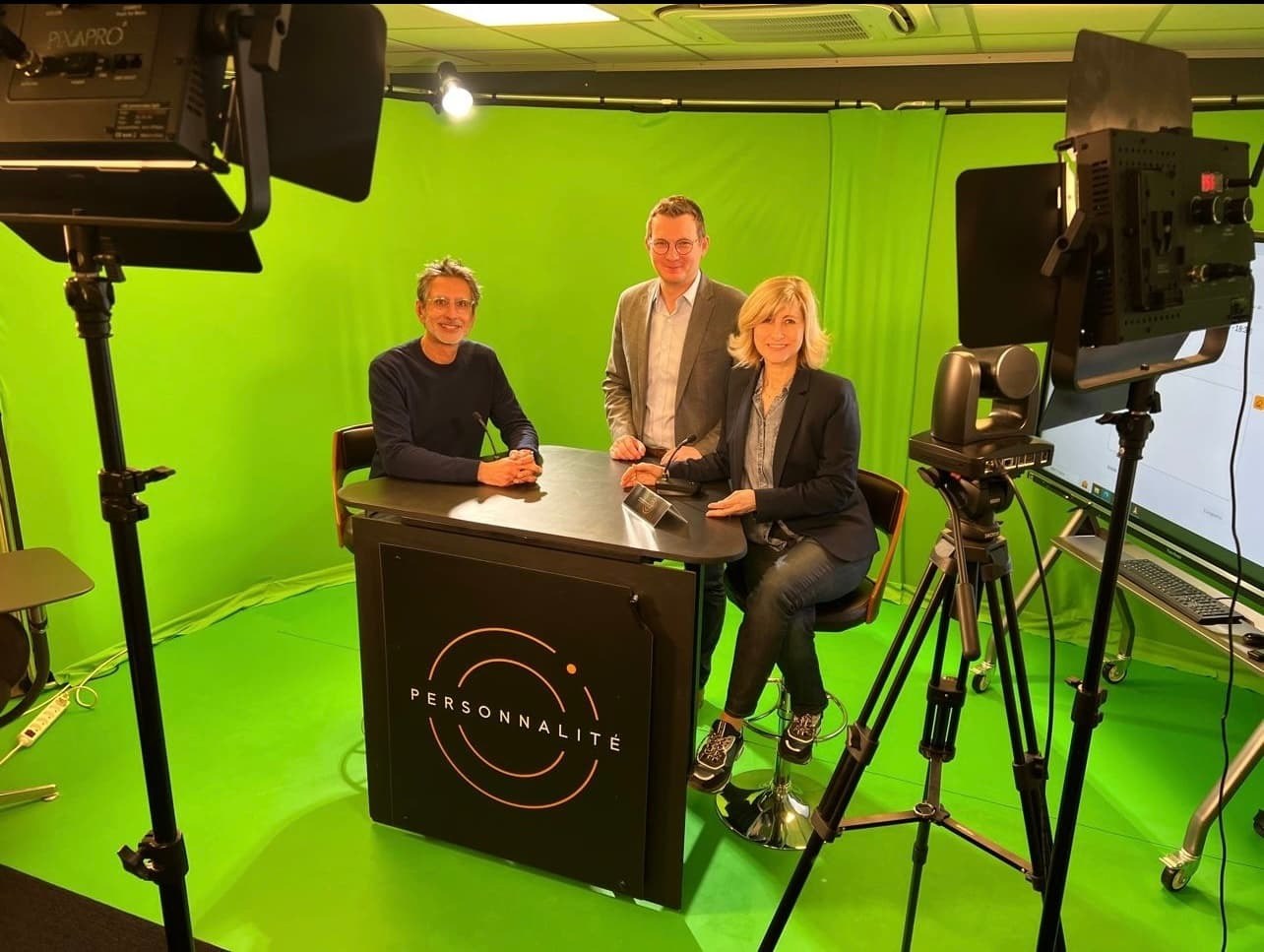 Tournage en studio fond vert – Premium Communication